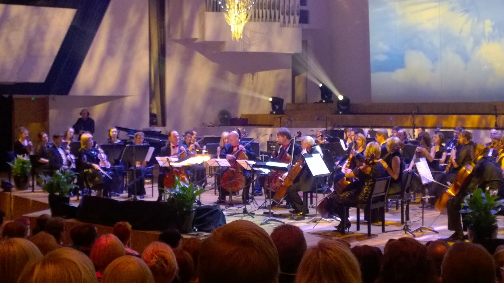 Оркестр «Северная симфониетта» выступил в концертном зале «Финляндия» в Хельсинки